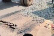 डांबर न टाकता गिट्टी पसरविणे सुरू