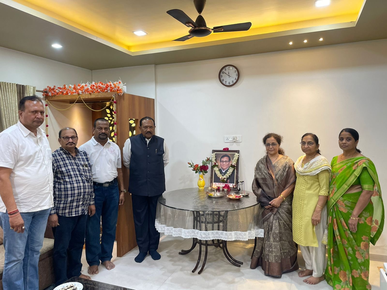 डॉ. धर्मरावबाबा आत्राम यांनी घेतली खोंडे परिवाराची घेतली सांत्वनपर भेट!